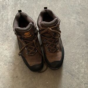 Timberland 9.5 size boot / Great for the winter!!!
